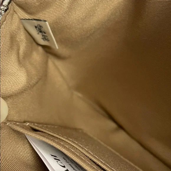 NWT Coach Large Corner Zip Newspaper Print Wristlet - Picture 11 of 13